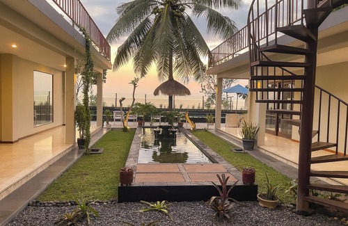 Senggigi Villa | Beachfront 4 Bedroom Private Pool Villa