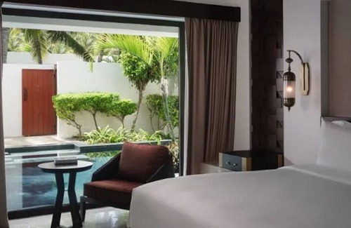 Salalah Hotel | Beachfront Accommodations! Outdoor Pool, Spa Center, Complimentary Parking!