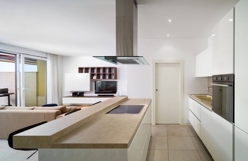 Slatine Apartment | Beachfront Apartment Lemonade with Pool I