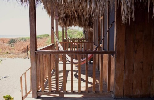 Poneloya House | Beachfront bungalow: sea, garden and mountain views