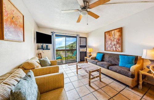 Nawiliwili House | Beachfront Bungalow Walk to Ocean & Restaurants