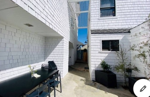 Peninsula House | Beachfront Cape Cod Home steps from the Sand and Boardwalk in Long Beach, CA