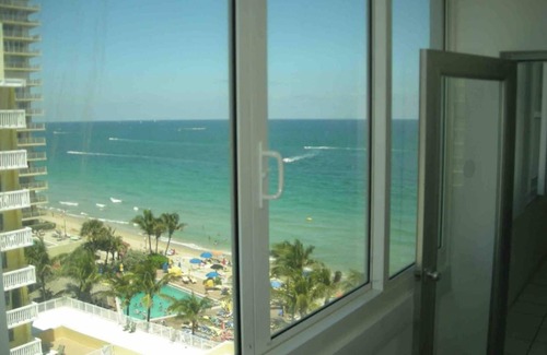 Barrier Island Condo | BEACHFRONT CONDO ! .2BR/2 Baths.GREAT LOCATION !
