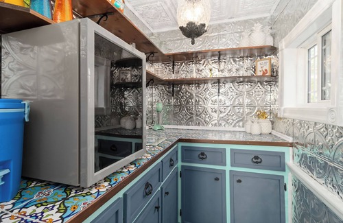 Bayswater Cottage | Beachfront cottage in Bayswater Beach, charming with a spectacular view