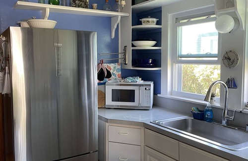 Biddeford Cottage | Beachfront cottage on Fortunes Rocks Beach