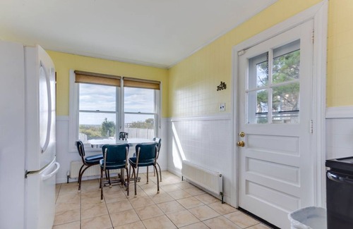Jerusalem House | Beachfront Cottage Sand Hill Cove Road