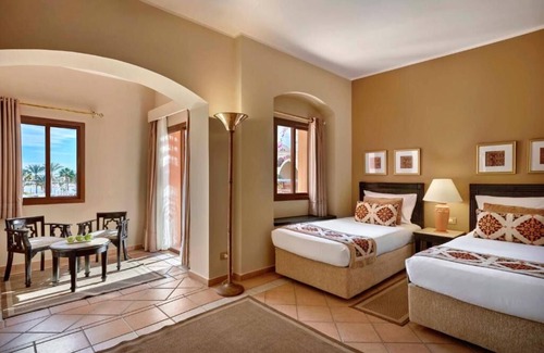 El Quseir House | Beachfront Resort with Wellness Spa, Water Sports & Night Shows l 4 Rooms