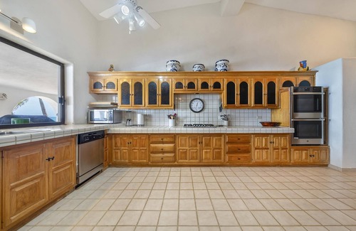 Pescadero Villa | Beachfront Estate - Family and Pet Friendly!