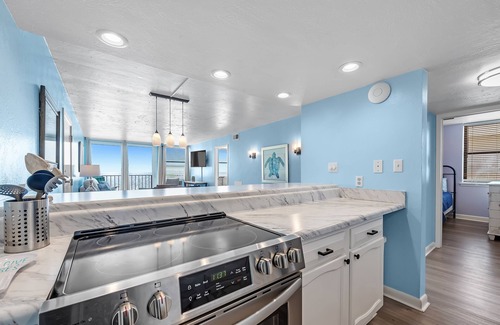 Gulf Shores Condo | Beachfront Gulf House, 602, Sea South Properties