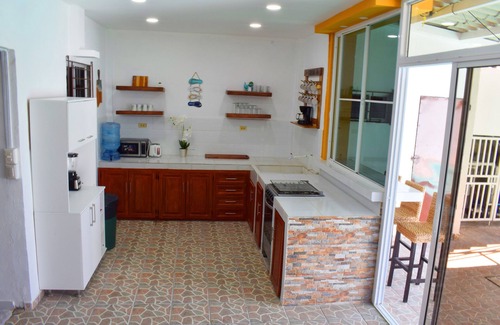 El Porvenir House | Beachfront house in costa del sol, ocean views! Wifi!