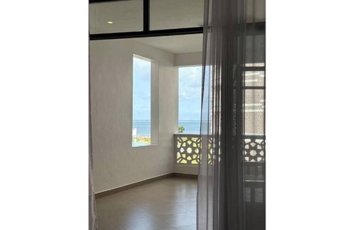 Bamburi Apartment | Beachfront Haven