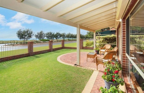 West Busselton House | Beachfront home Busselton- Jetty Views