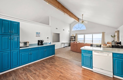 Mount Sinai House | Beachfront Home-Fully Furnished. PRIVATE Beach Rights on L.I. Sound.