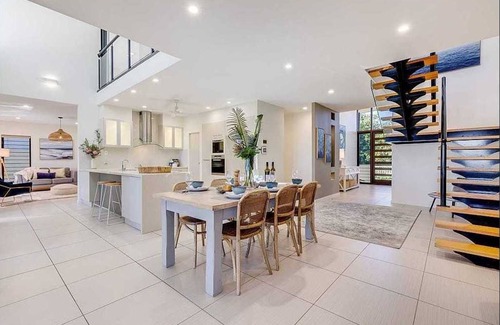 Dolphin Heads House | Beachfront Living