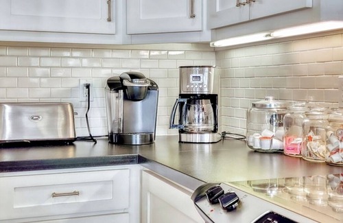 Bermuda Beach House | Beachfront! Location, Views, Surround Sound, Gas Grill, Beach Tent + Toys!