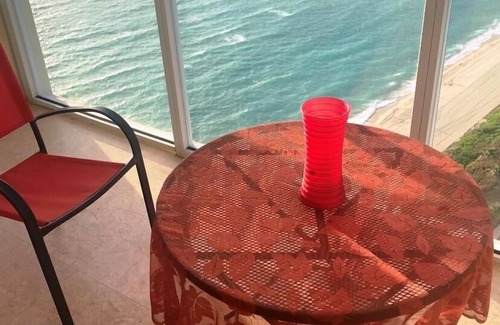 Sunny Isles Beach Condo | Beachfront Luxurious Paradise - LaPerla - Direct Ocean View in Sunny Isles
