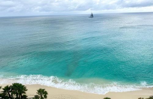 Maho Apartment | Beachfront luxury 2br condo