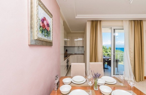 Vantacici Apartment | Beachfront luxury apartment Tunera 6* with a pool on Krk