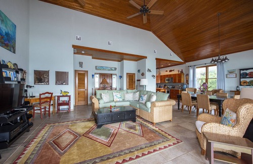Double Bay House | Beachfront Luxury Tropical Villa, Pura Vida, Romantic Paradise, POOL!
