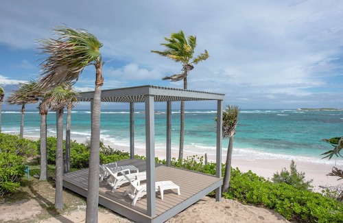Double Bay House | Beachfront Luxury Tropical Villa, Pura Vida, Romantic Paradise, POOL!