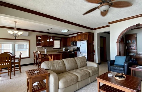 San Pedro Condo | Beachfront. Magic Of The Sea. Oceanaire.