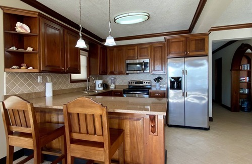 San Pedro Condo | Beachfront. Magic Of The Sea. Oceanaire.