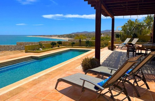 El Cardonal House | Beachfront Paradise in El Cardonal