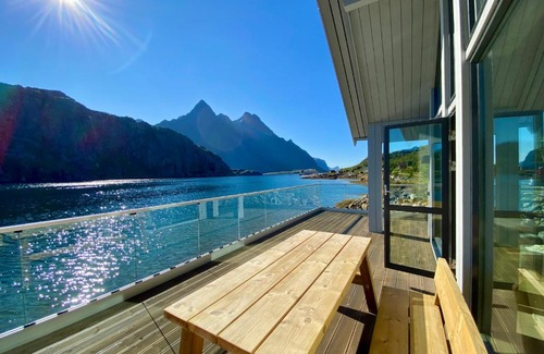 Vestvagøy Ski Chalet | Beachfront Paradise Lofoten