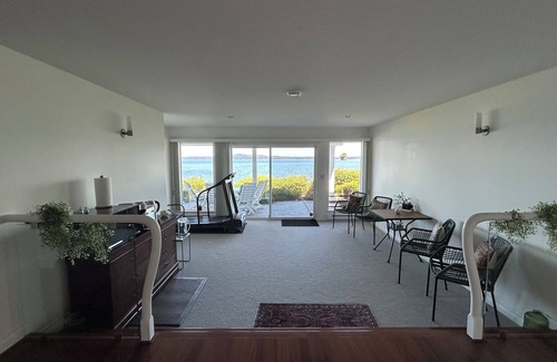 Chemainus House | Beachfront property with beach access located in in close proximity to amenities