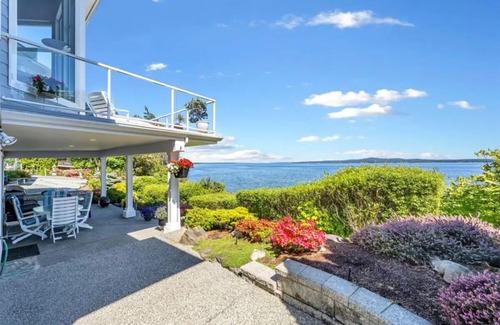 Chemainus House | Beachfront property with beach access located in in close proximity to amenities