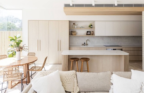 Marcoola House | Beachfront | Scooters | Pet +Kids | Cafes & Shops