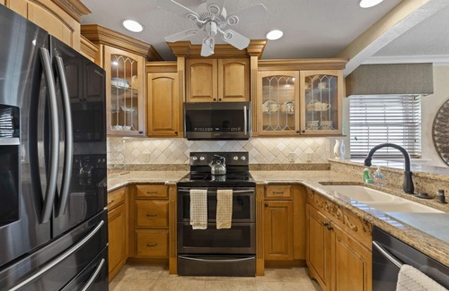Avon By The Sea Condo | Beachfront Townhouse-Style Condo | Walk to Pier & Shore!
