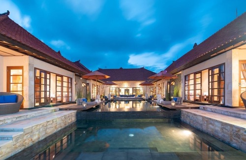 Kutuh Villa | Beachfront View with 7 Bedroom Villa in Uluwatu