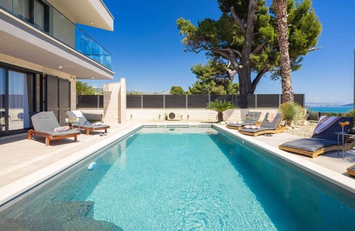 Kastel Stafilic Villa | Beachfront Villa Tota with Pool