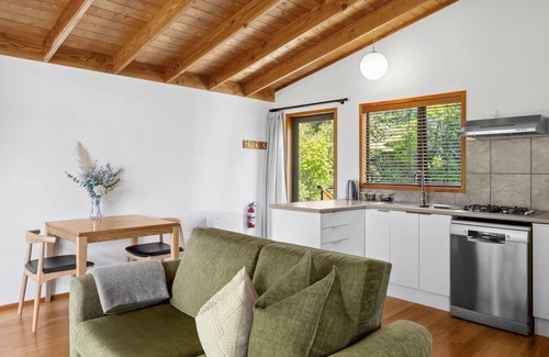 Parapara Villa | Beachfront Villa - Adrift in Golden Bay (adults only)