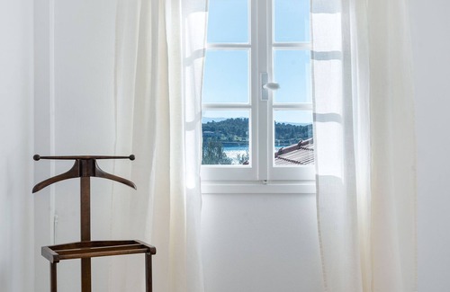 Kilada Villa | Beachfront Villa Seascape in the Greek Riviera