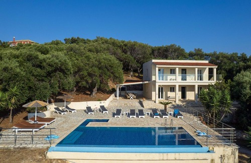 Agios Spyridon Corfu Villa | Beachfront Villa Seasun - Luxury Villa by the Sea in Corfu, Greece