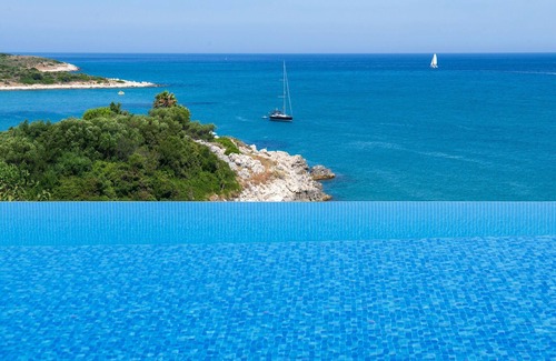 Agios Spyridon Corfu Villa | Beachfront Villa Seasun - Luxury Villa by the Sea in Corfu, Greece