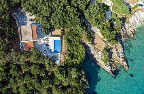 Agios Spyridon Corfu Villa | Beachfront Villa Seasun - Luxury Villa by the Sea in Corfu, Greece