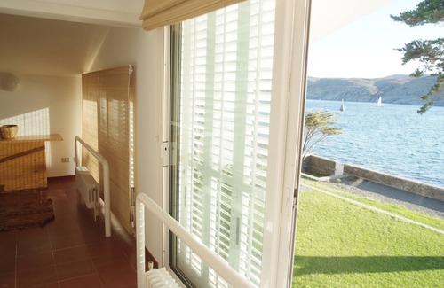 Cadaques Villa | Beachfront villa with unbeatable views of the village