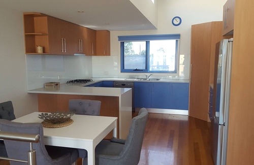 Indented Head House | Beachfront water views modern town house