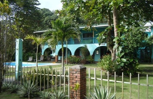 Esterillos Este House | Beachfront with Pool/Great Family House. Start living the Pura Vida today!