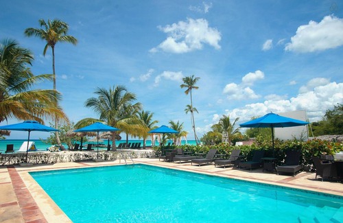 Dominicus Apartment | Beachfront with views