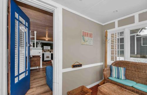 Grand Beach House | Beachglass Cottage - Family Friendly Kids and Pets