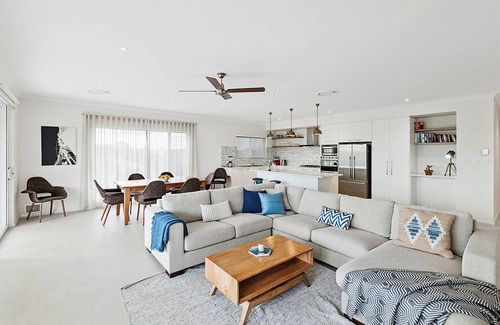 West Busselton Apartment | Beachside 880 beachfront luxury Apartment with Sunset views from the balcony.