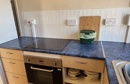 Pendine Apartment | Beachside Apartment with Stunning Sea Views (only a few steps from the beach!)