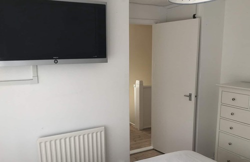 Swalecliffe House | BEACHSIDE COTTAGE , 2 Bedroom House WHITSTABLE