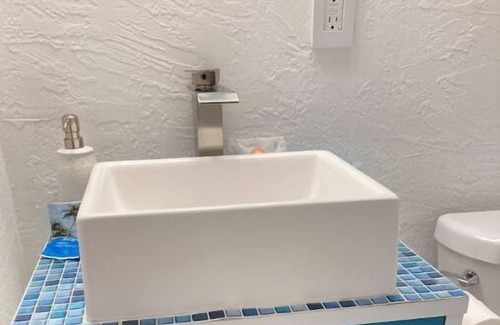 Holland By The Sea Cottage | Beachside Cottage Huge Swim Spa!