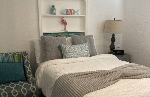 Holland By The Sea Cottage | Beachside Cottage Huge Swim Spa!