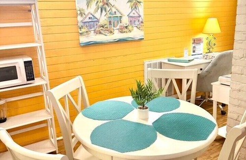 Tybee Island Apartment | Beachside Hideaway: Cozy Retreat Steps from Tybee’s South Beach